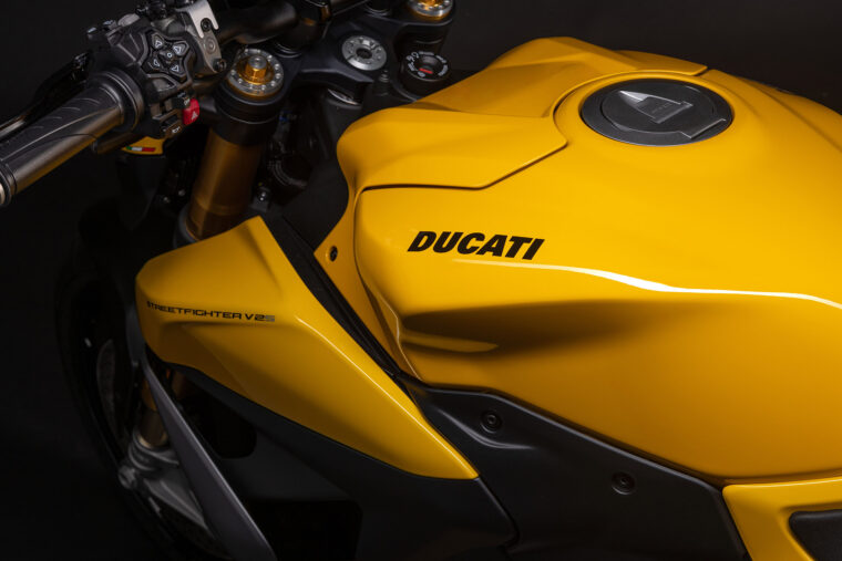 Ducati-Streetfighter-V2-S-2026-amarillo-detalles10