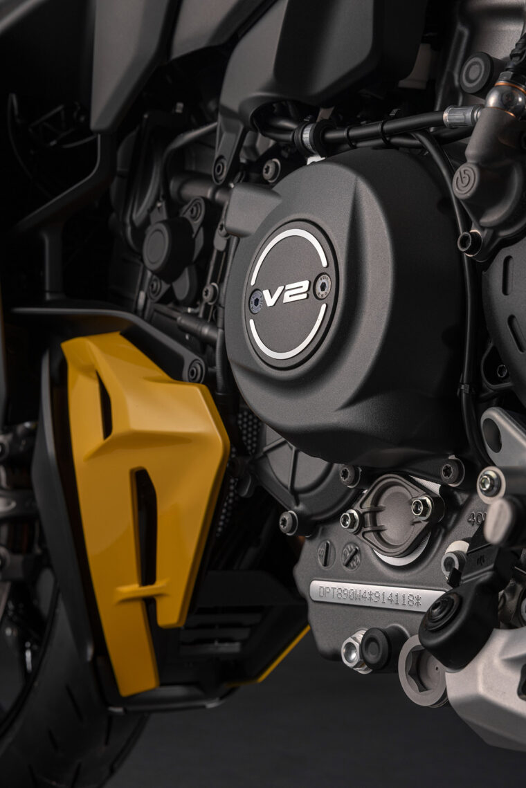 Ducati-Streetfighter-V2-S-2026-amarillo-detalles13