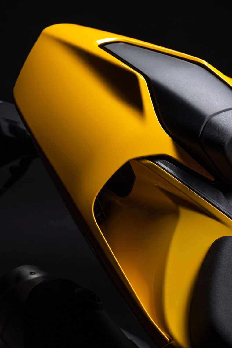 Ducati-Streetfighter-V2-S-2026-amarillo-detalles14