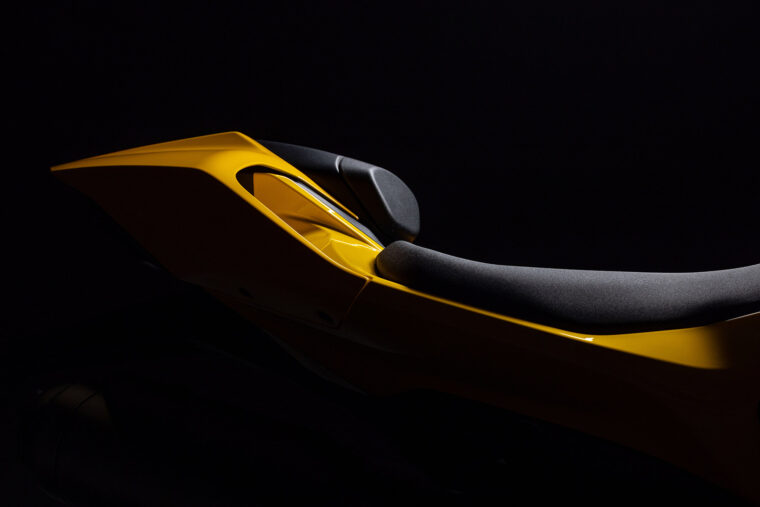 Ducati-Streetfighter-V2-S-2026-amarillo-detalles21