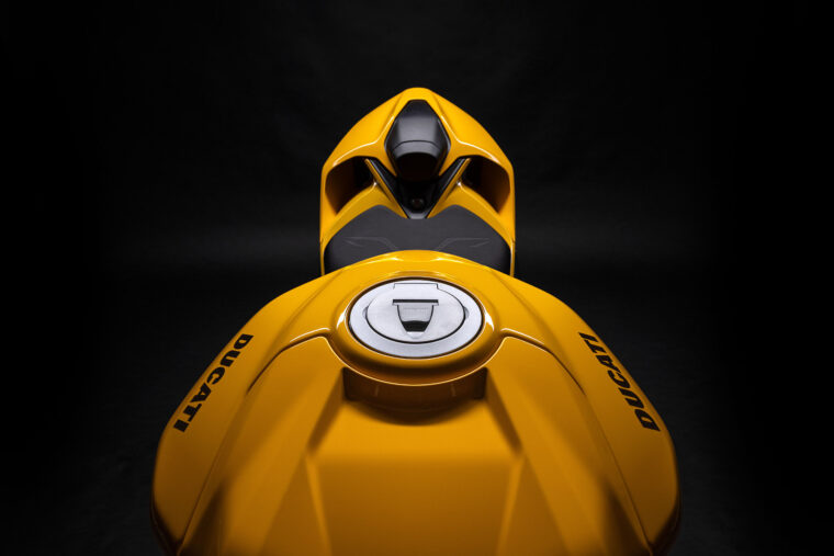 Ducati Streetfighter V2 / S 2026 6 Ducati Streetfighter V2 S 2026 amarillo detalles27