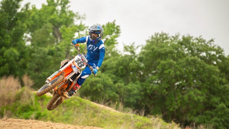 FLY_RACING_Coleccion-2025