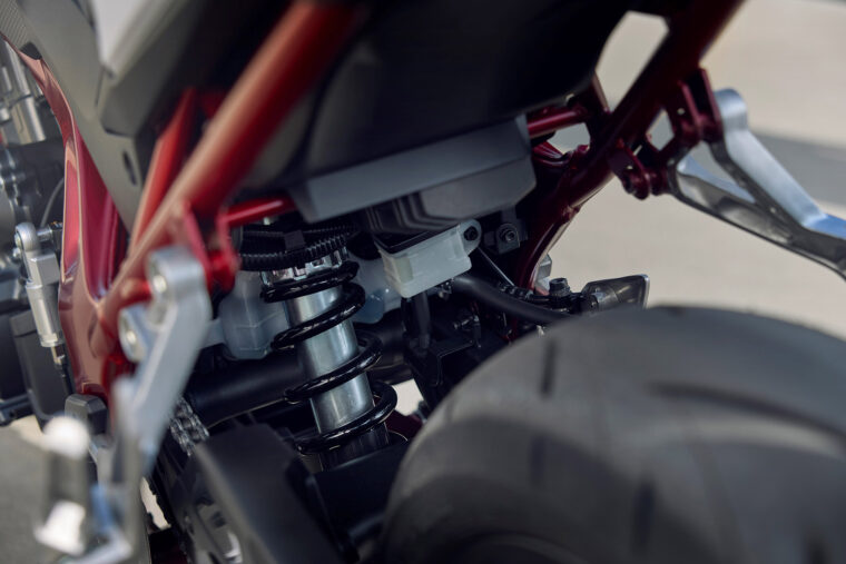 Honda-CB750-Hornet-2025 - 26