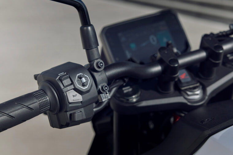 Honda-CB750-Hornet-2025 - 27