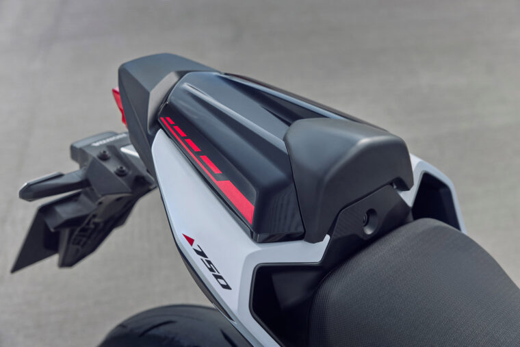 Honda-CB750-Hornet-2025 - 31