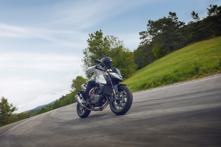 Honda CB750 Hornet 202537