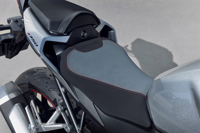 Honda-CB750-Hornet-2025 - 9