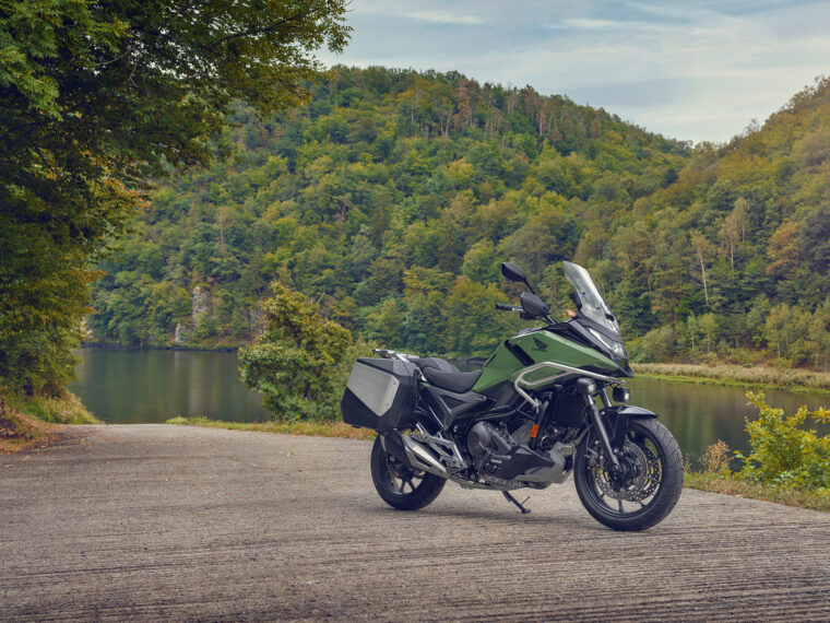 Honda-NC750X-2025-accion10