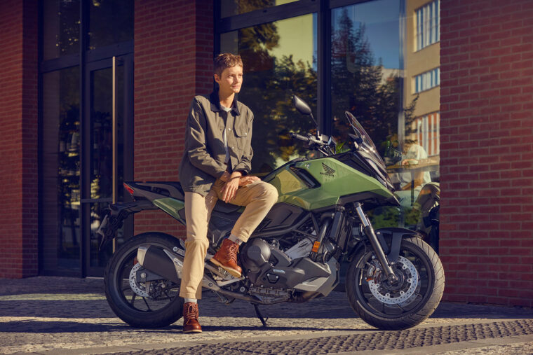 Honda-NC750X-2025-accion11