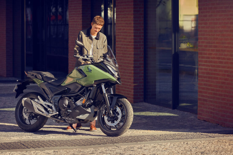 Honda-NC750X-2025-accion15