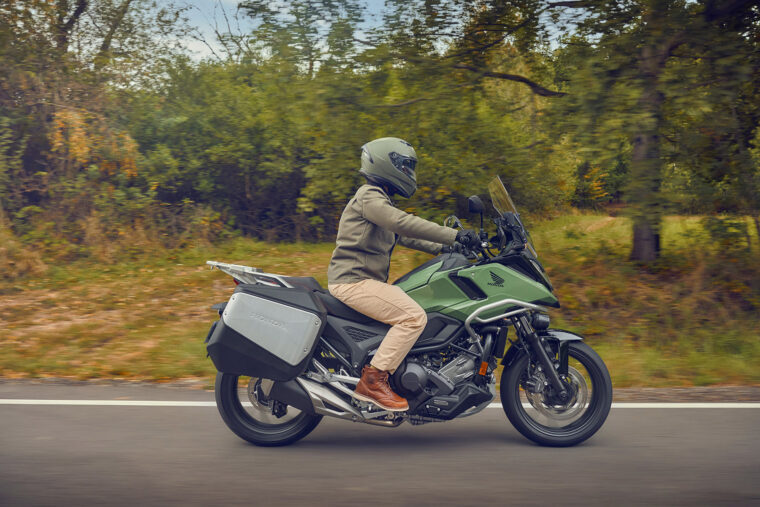 Honda-NC750X-2025-accion18
