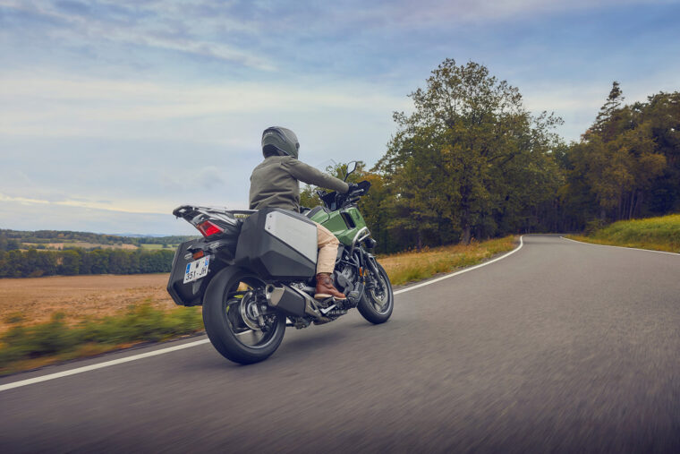 Honda-NC750X-2025-accion21