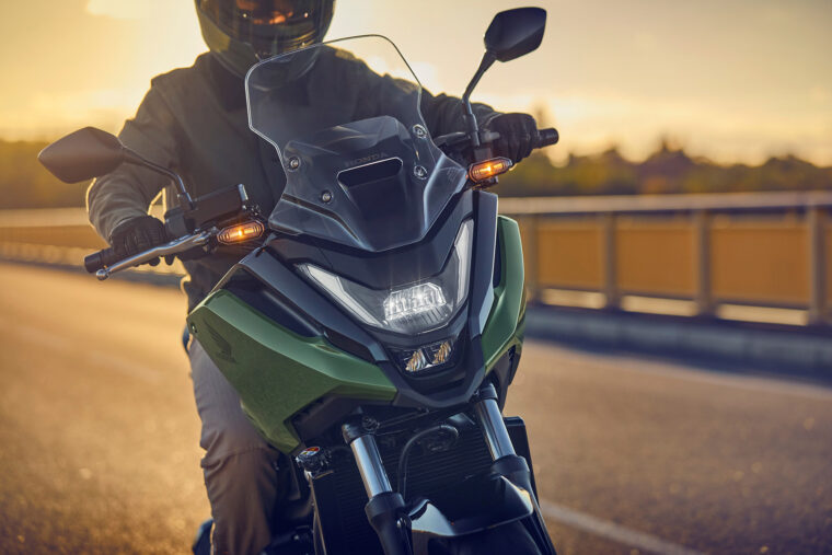 Honda-NC750X-2025-accion29
