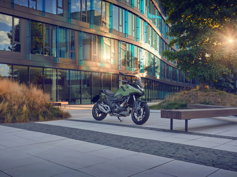 Honda-NC750X-2025-accion5