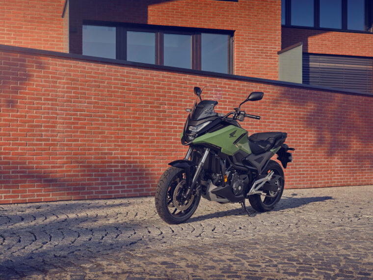 Honda-NC750X-2025-accion8