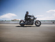 Indian Scout Sixty Bobber 2025 accion3