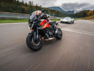 KTM 1390 Super Duke GT 2025 accion1