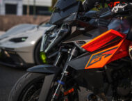 KTM 1390 Super Duke GT 2025 accion10
