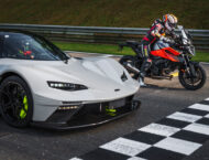 KTM 1390 Super Duke GT 2025 accion12