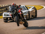 KTM 1390 Super Duke GT 2025 accion14