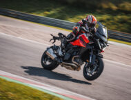 KTM 1390 Super Duke GT 2025 accion3