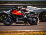 KTM 1390 Super Duke GT 2025 accion30