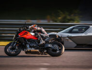 KTM 1390 Super Duke GT 2025 accion32