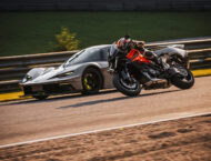 KTM 1390 Super Duke GT 2025 accion34