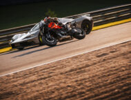 KTM 1390 Super Duke GT 2025 accion35