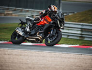 KTM 1390 Super Duke GT 2025 accion44
