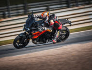 KTM 1390 Super Duke GT 2025 accion5