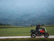 KTM 1390 Super Duke GT 2025 accion54