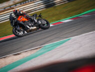 KTM 1390 Super Duke GT 2025 accion7
