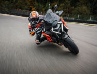 KTM 1390 Super Duke GT 2025 accion71