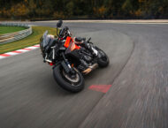 KTM 1390 Super Duke GT 2025 accion75