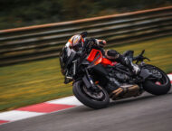KTM 1390 Super Duke GT 2025 accion90