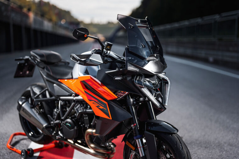 KTM-1390-Super-Duke-GT-2025-detalles10