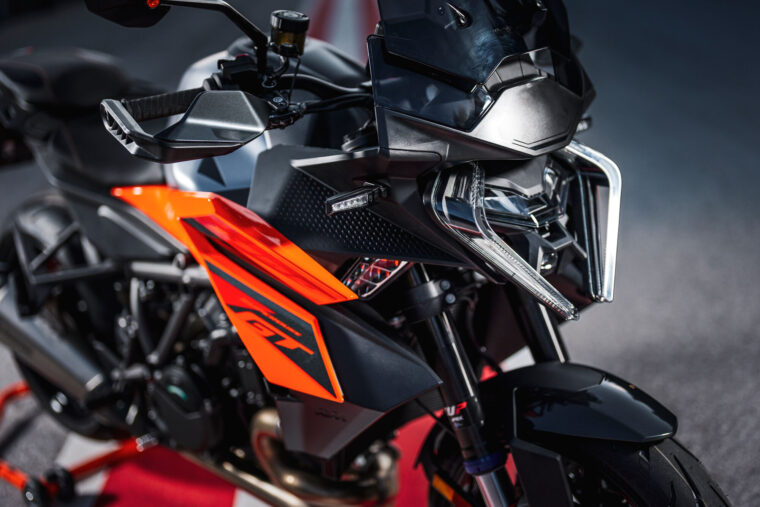 KTM-1390-Super-Duke-GT-2025-detalles11