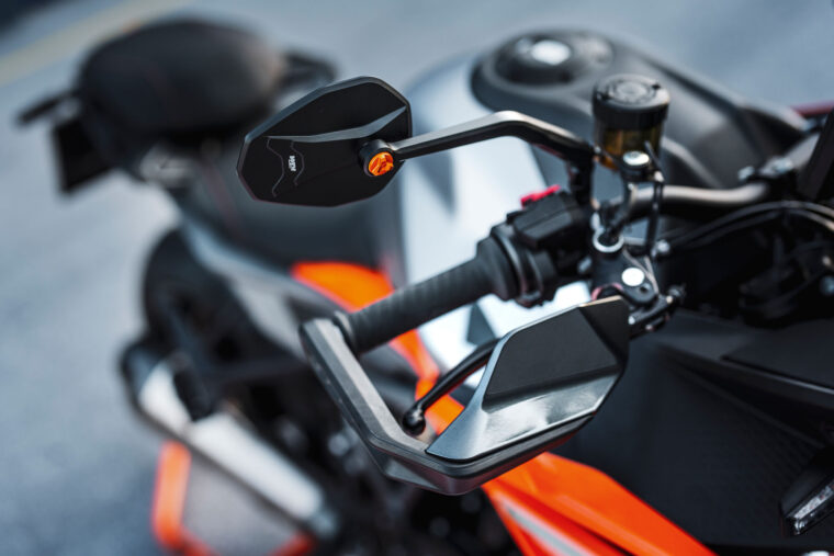 KTM-1390-Super-Duke-GT-2025-detalles16