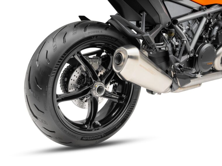 KTM-1390-Super-Duke-GT-2025-detalles2