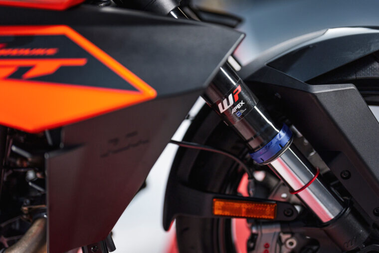 KTM-1390-Super-Duke-GT-2025-detalles24