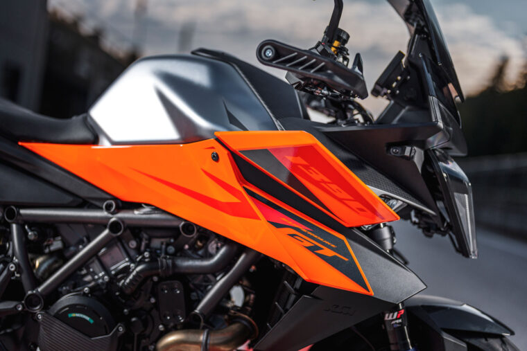 KTM-1390-Super-Duke-GT-2025-detalles25