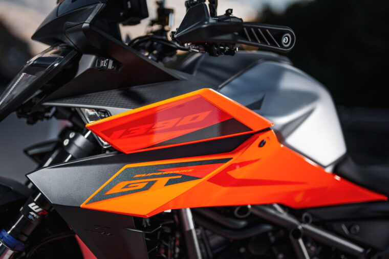 KTM-1390-Super-Duke-GT-2025-detalles26