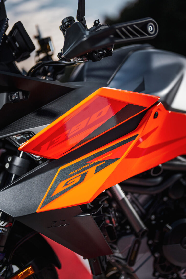 KTM-1390-Super-Duke-GT-2025-detalles27