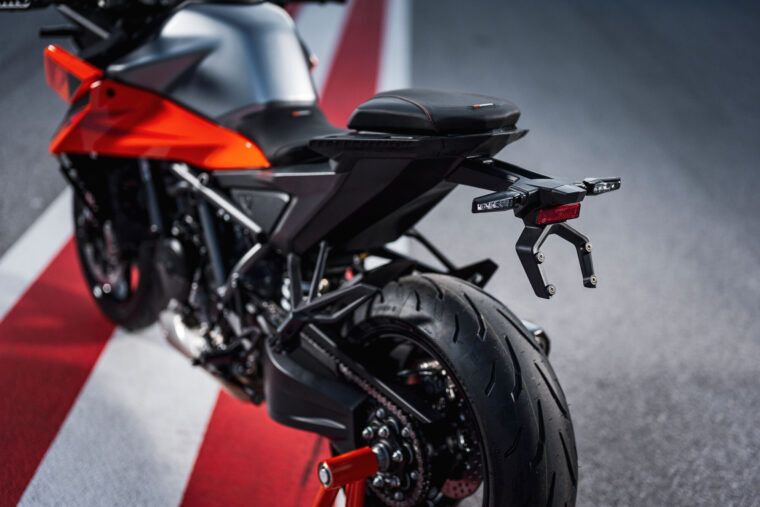 KTM-1390-Super-Duke-GT-2025-detalles43