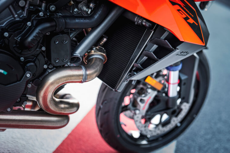 KTM-1390-Super-Duke-GT-2025-detalles47