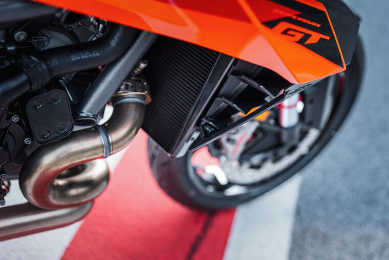 KTM-1390-Super-Duke-GT-2025-detalles49