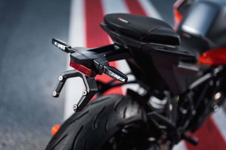 KTM-1390-Super-Duke-GT-2025-detalles52