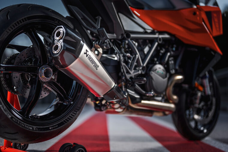 KTM-1390-Super-Duke-GT-2025-detalles53