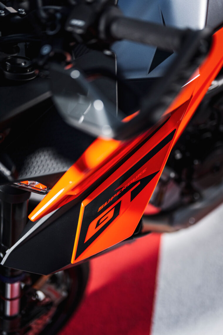 KTM-1390-Super-Duke-GT-2025-detalles54
